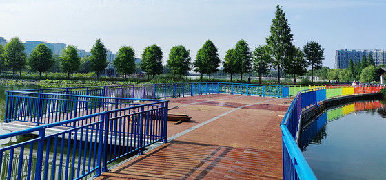 Marine Grade Aluminum Floating Dock with 275kg/square Meters Load Capacity and LLDPE Floaters