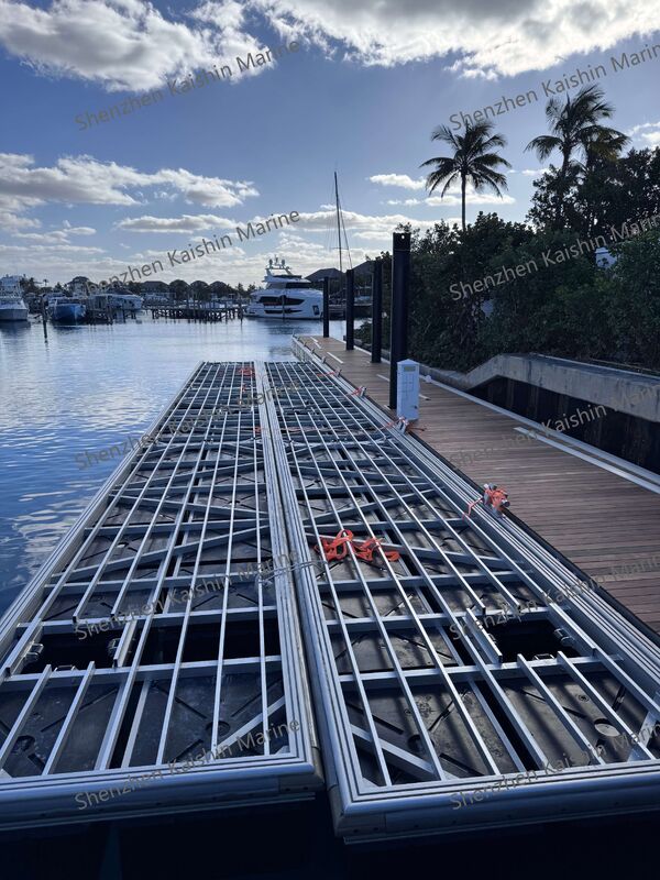 Easy Assembly UV and Saltwater Resistant Customizable Dimensions Aluminum Floating Dock for Marinas